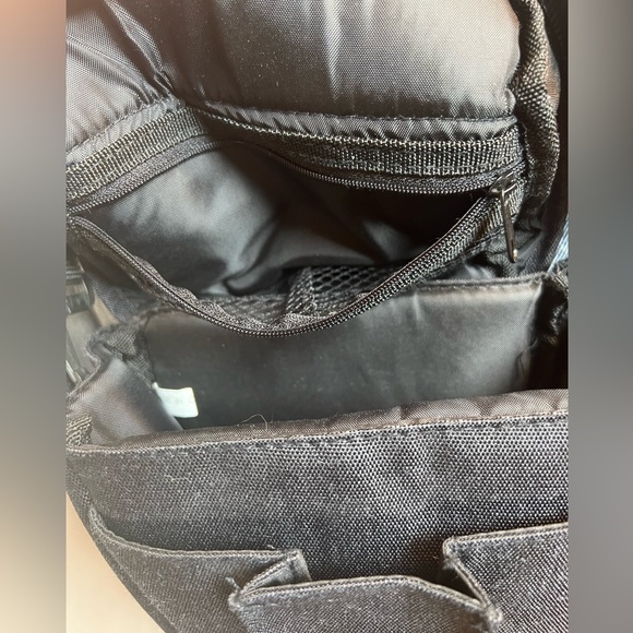 EUC unique gender neutral black triangular crossbody bag - Picture 13 of 15